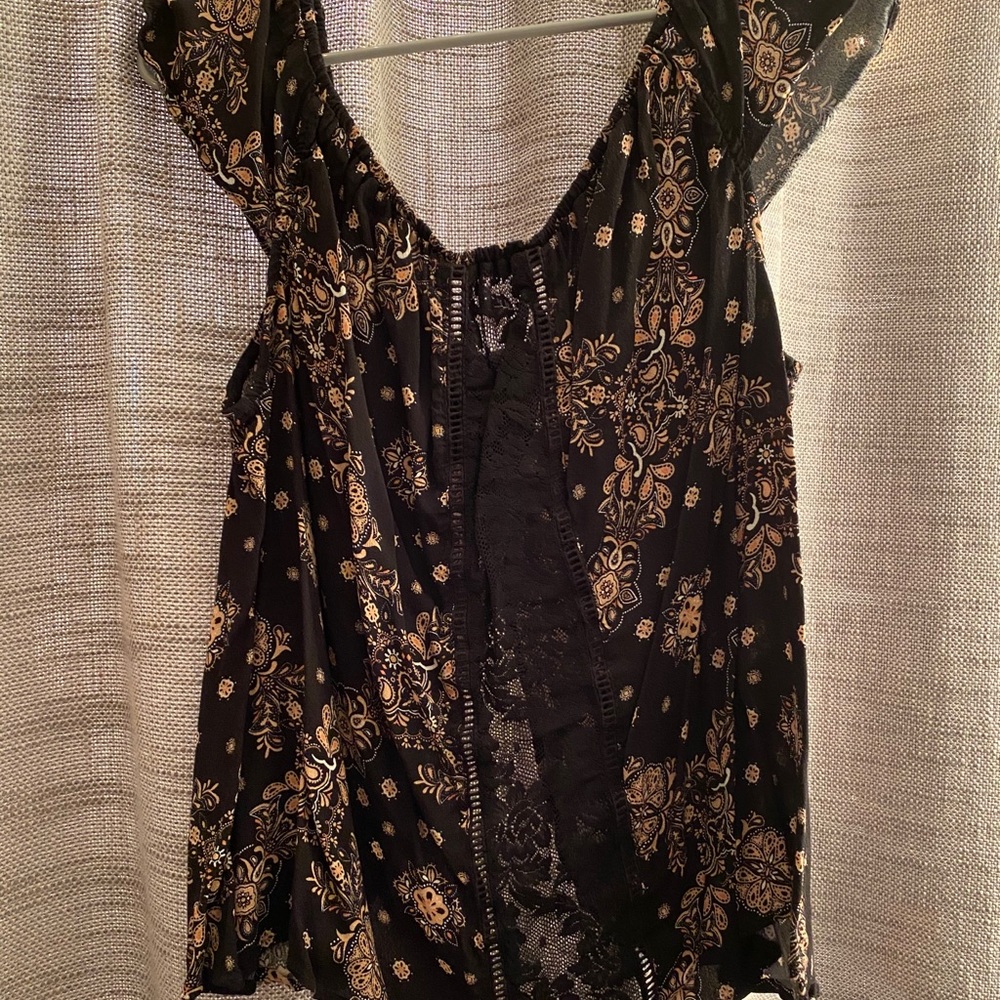 Black & Pink top